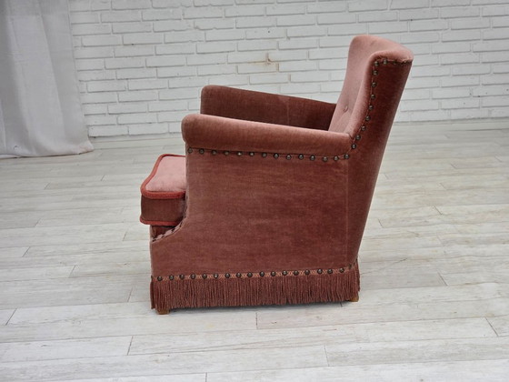 Image 1 of 1970, fauteuil danois, velours d'ameublement rose saumon, bois de hêtre.