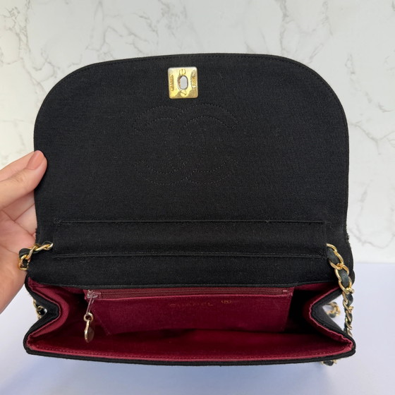 Chanel Vintage Half Moon Flap Tissu Noir – D'occasion – Autres sacs (photo 9 of 11)