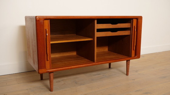 Image 1 of Vintage sideboard with sliding doors | Audio furniture | Teak