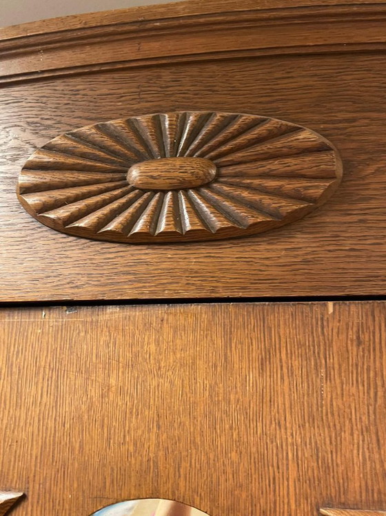 Image 1 of Armario antiguo con 3 puertas, cajones y espejo.