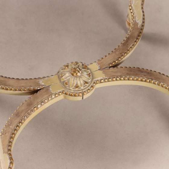 Image 1 of Mesa de centro de estilo neoclásico