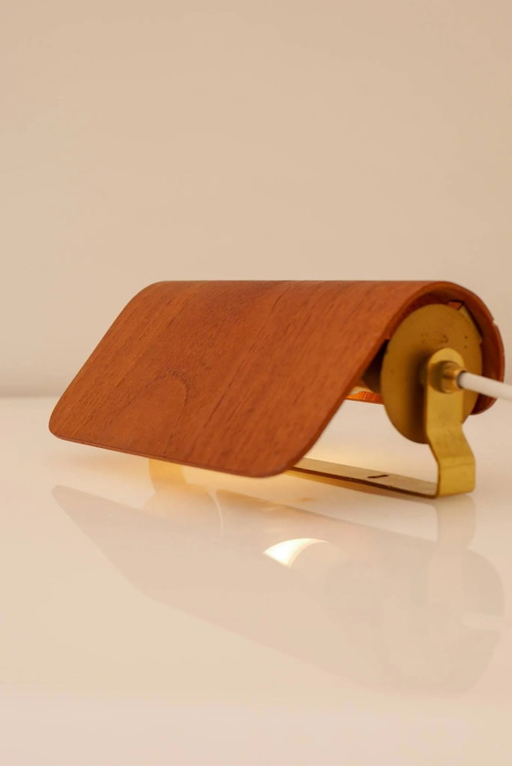 Applique vintage in teak. Design scandinavo classico di metà secolo. – Metal, Brass, Scandinavian (photo 2 of 14)