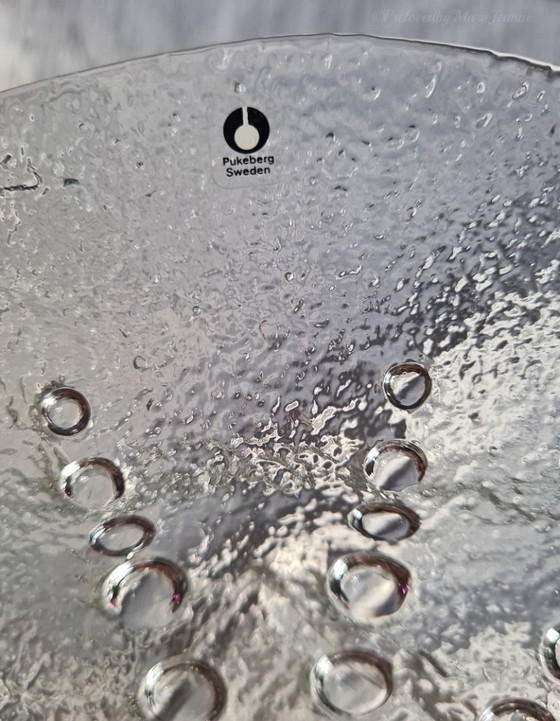 Image 1 of Plato para servir Pukeberg Sweden '60, 29 cm de diámetro, vidrio de burbujas