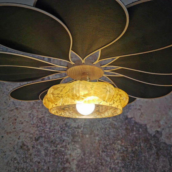 Image 1 of Lampada a sospensione a forma di fiore in rattan e lino color verde abete – Artisan Lighting