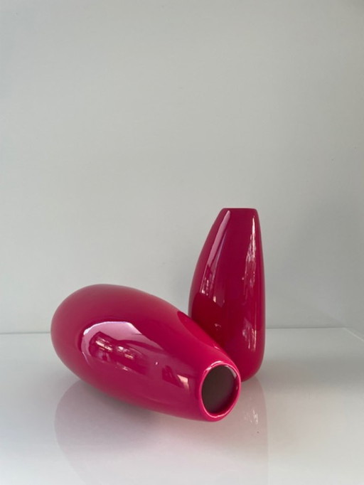Set of 2 organic bright pink design vases