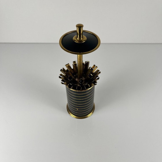 Image 1 of Sigarettendispenser/houder van zwart en goudkleurig metaal, jaren 60/70.
