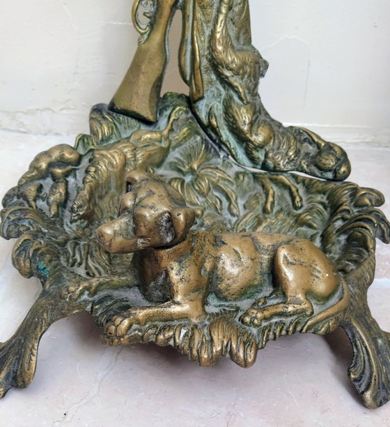 Image 1 of Siervo de chimenea de bronce