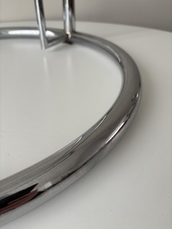 Image 1 of Table d'appoint Eileen Gray originale (marquée) chromée E 1027 avec plateau en verre