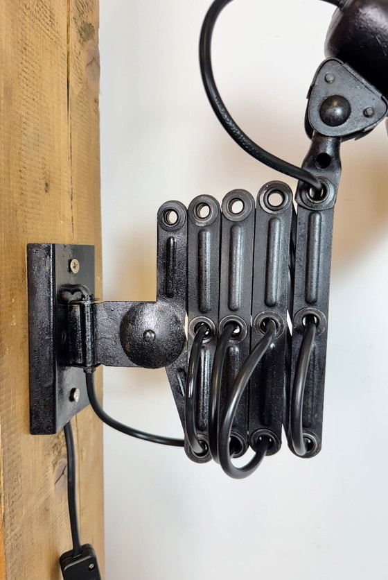 Image 1 of Lámpara de pared industrial de tijera negra, años 50