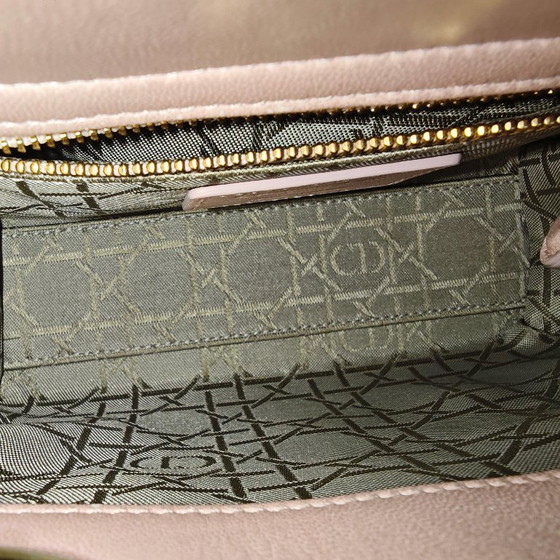 Image 1 of DIOR LADY MINI - PELLE DI AGNELLO CANNAGE ROSA CHIARO CON FERRAMENTA A CATENA