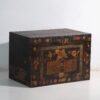 Baule antico dipinto in legno di pino – Cina, circa 1900 – Armadi contenitori, Iron (photo 9 of 40)