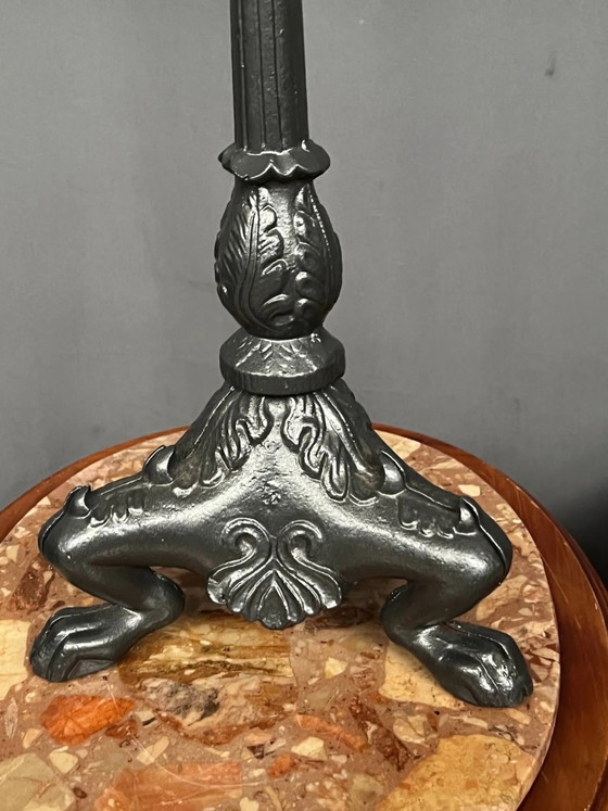 Paire de chandeliers massifs en fonte de style Renaissance. – Bougeoirs et chandeliers, Cast Iron (photo 5 of 7)