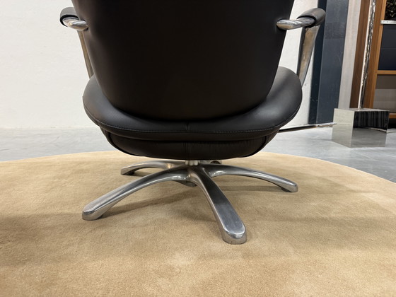 Image 1 of Poltrona girevole Leolux Formi Phase 2 con poggiapiedi in pelle nera