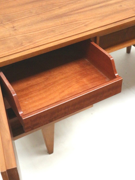 Image 1 of Scrivania vintage / scrivania direzionale con ante e cassetti degli anni '60