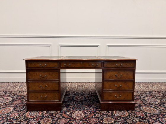 Scrivania classica italiana in radica di noce con pelle verde – Scrivanie, Leather, Wood (photo 3 of 15)