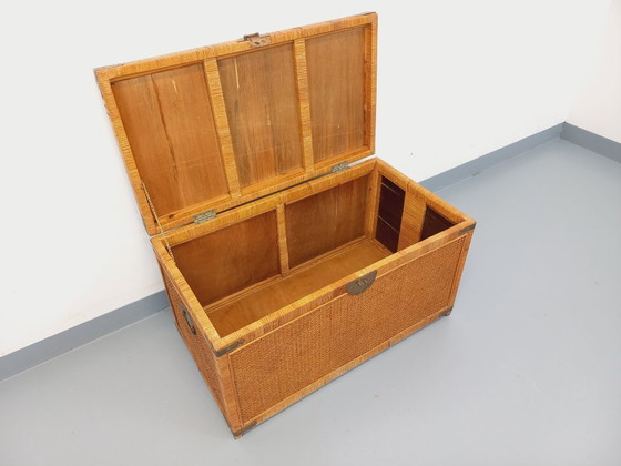 Image 1 of Baule vintage in legno, rattan, paglia e ottone
