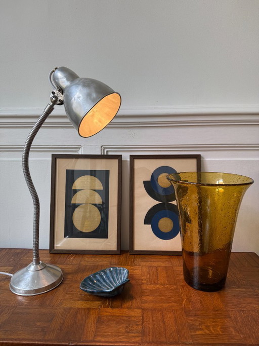 Vintage industriële bureaulamp uit de jaren 50 van aluminium met verstelbare arm.