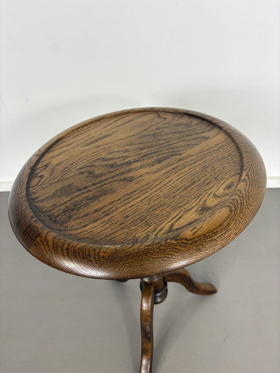 Image 1 of Vintage gedraaide eiken bijzet plantentafel