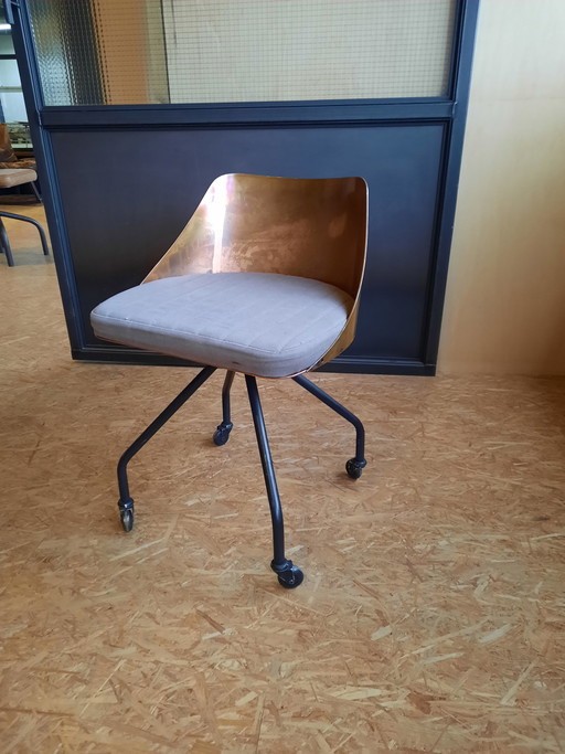 Robuster Hocker