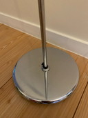 Weltraumzeitliche Kugel-Stehlampe in Chrom