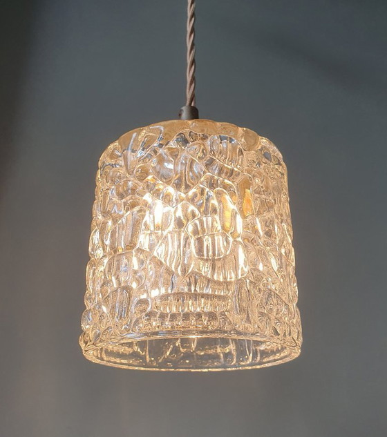 Image 1 of Ensemble de deux suspensions vintage en verre épais texturé. Style milieu du siècle.