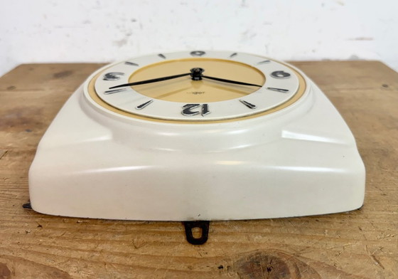 Image 1 of Vintage Beige Bakelite Wall Clock from Prim, 1950s