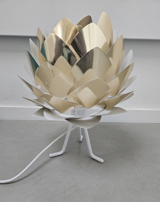 Umage Tripod Design Table Lamp 