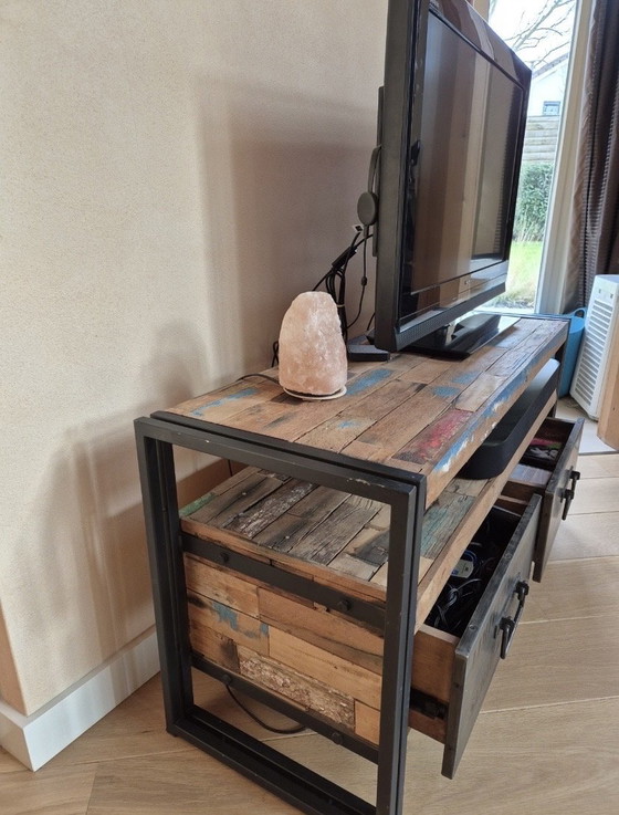 Image 1 of Industrieel TV-meubel sloophout & metaal Piet Hein Eek stijl