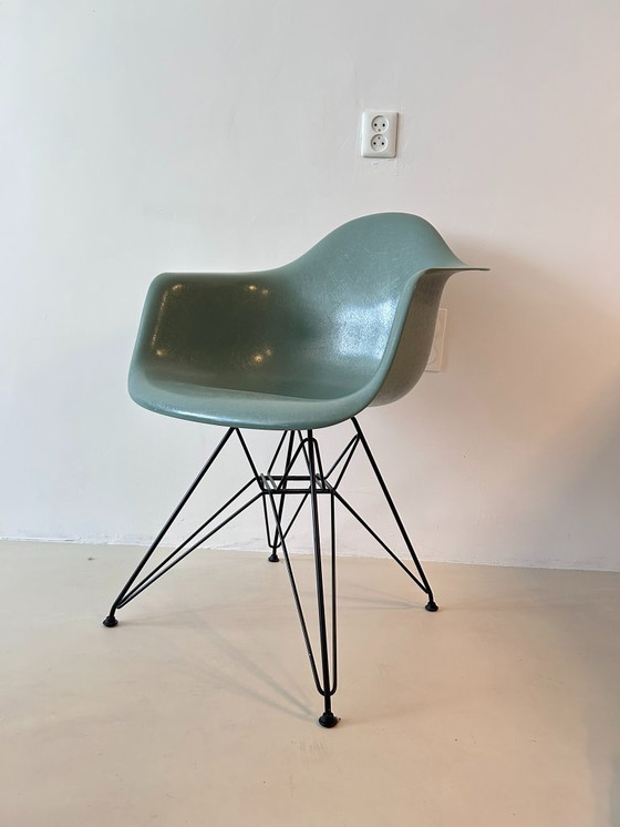 Image 1 of Vitra Eames DAR Fiberglass