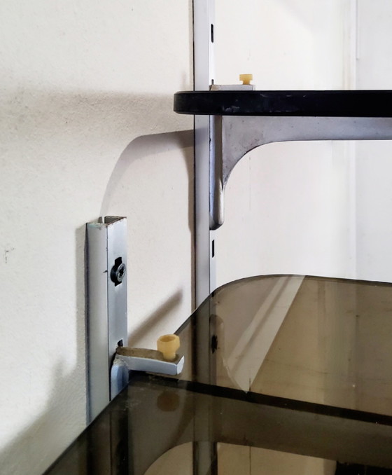 Image 1 of Estantería modular de pared en cristal ahumado