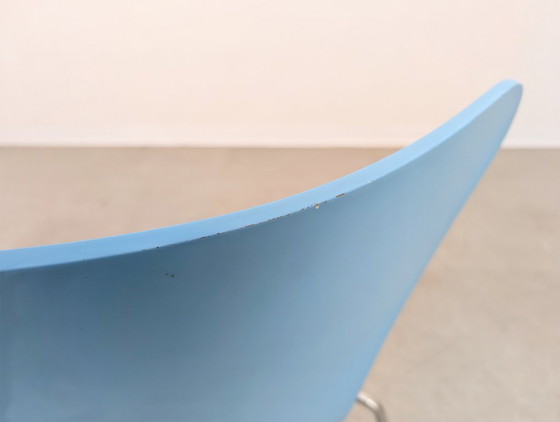 Image 1 of Fritz Hansen Series 7 Chair Light Blue 3107 Chair Arne Jacobsen