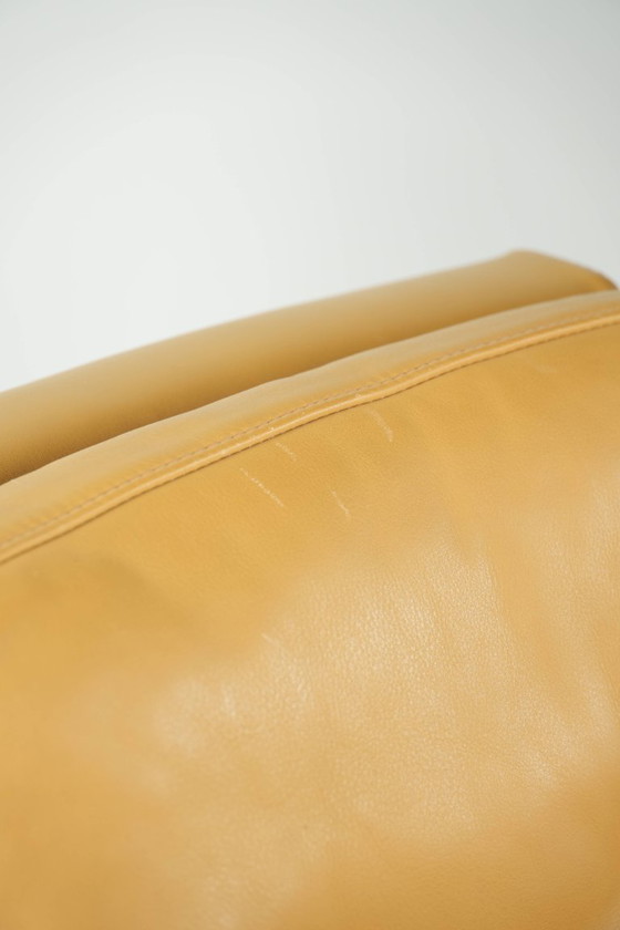 Image 1 of 2 x Prachtige gele rundleren Art Deco design fauteuil van Schuitema, model Frank, uit de Decoforma serie