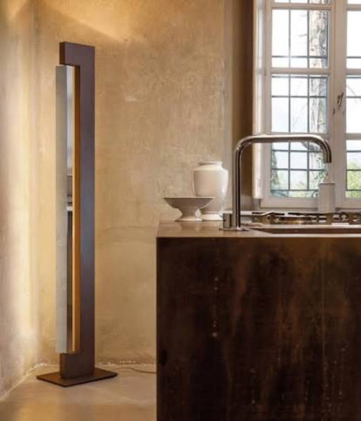 SET van 2 Nemo Ara design vloerlampen Cassina – Italiaans minimalistisch met dimbare uplighter