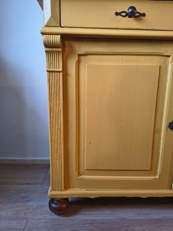 Credenza Giallo Ocra Caratteristica / Mobile Vintage – Credenze, Brass, Wood (photo 7 of 10)