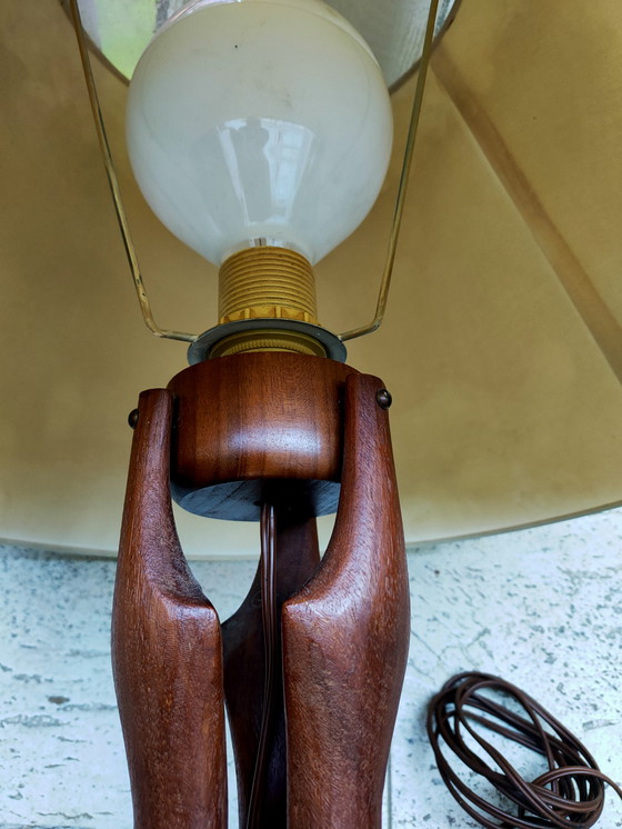 Image 1 of Lámpara de mesa de madera de teca