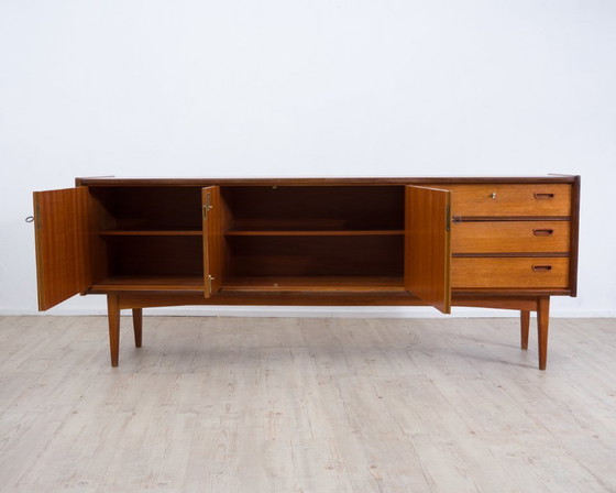 Image 1 of Dressoir van teakhout in Scandinavisch design, fabrikant Bartels