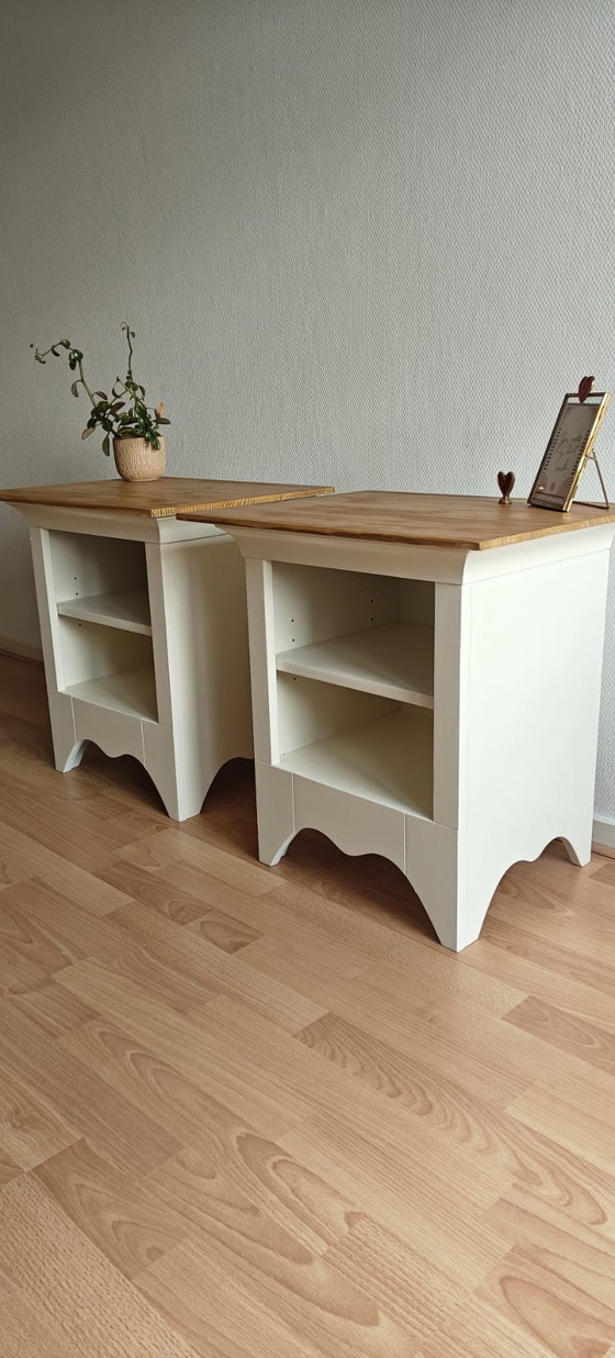 Image 1 of Set of 2 white bedside tables with wooden top
