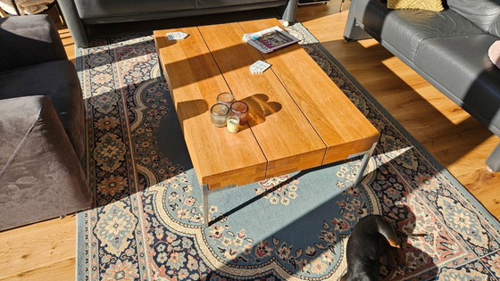 Image 1 of Mesa de centro única "Beam" de roble macizo. Por Roderick Vos