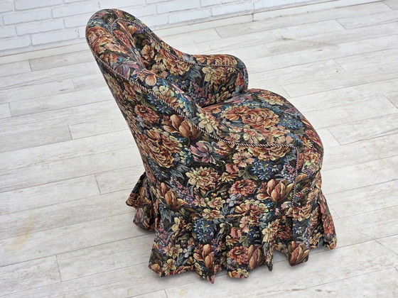 Image 1 of Sillón de cóctel danés de la década de 1960, tapizado en tela jacquard.