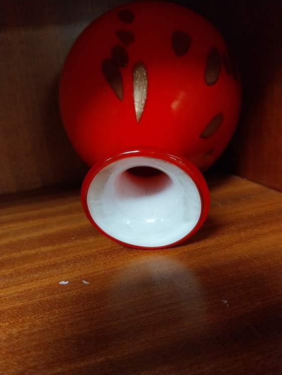 Image 1 of 1 vaso di murano di barovier e toso rosso con accenti dorati anni '70
