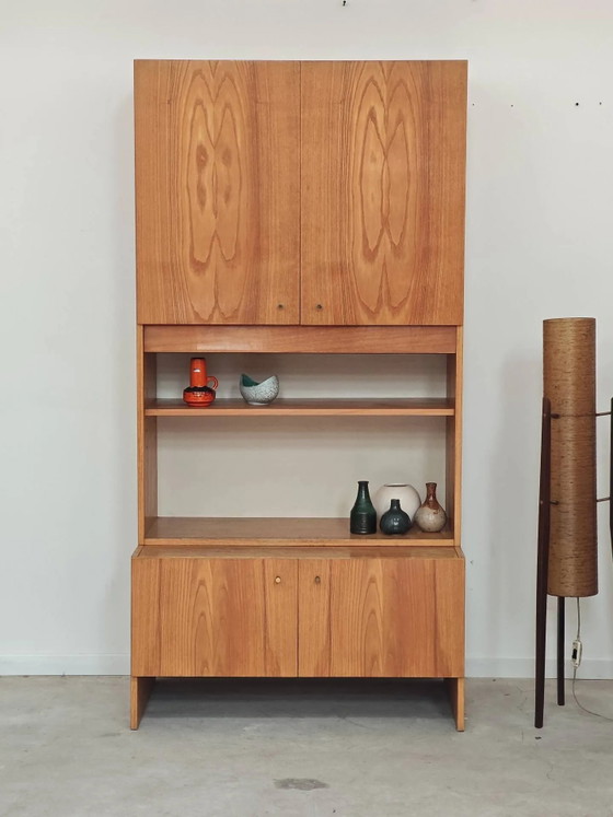 Antiker hoher Fernsehschrank, Kommodenschrank von Drevotex Zamberk. – Vitrine, Wood, Mid Century Modern (photo 4 of 22)