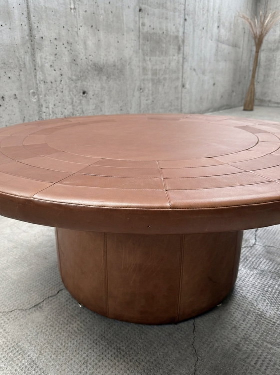 Image 1 of COGNAC LEATHER COFFEE TABLE IN DE SEDE STYLE, ROUND, XL, PATCHWORK, 1970s
