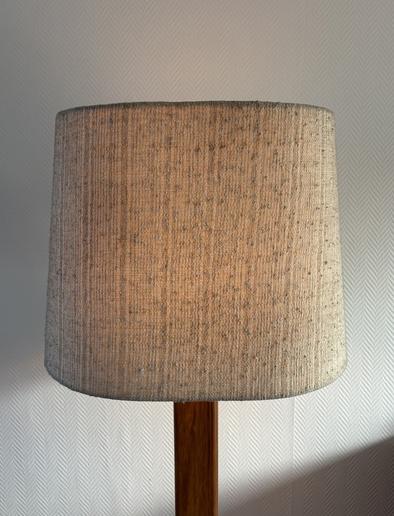 Image 1 of Lampadaire scandinave vintage en pin