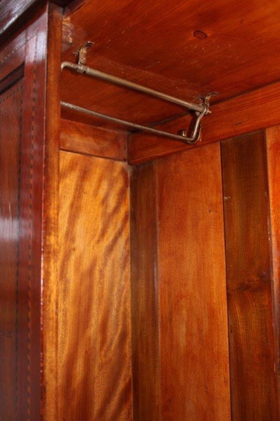 Image 1 of Armadio vintage in legno (anni 30-40) armadio per ragazze