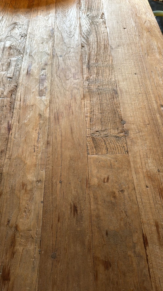 Image 1 of Table à manger robuste