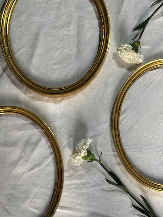 Image 1 of Lot 3 encadrements dorés vintage 