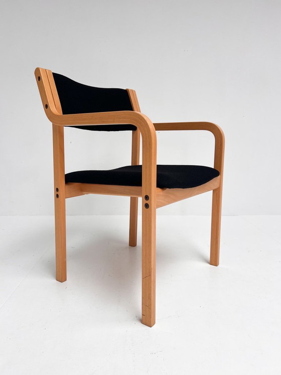 Image 1 of Ensemble de 8 chaises de design scandinave par PO Korhonen, années 1980