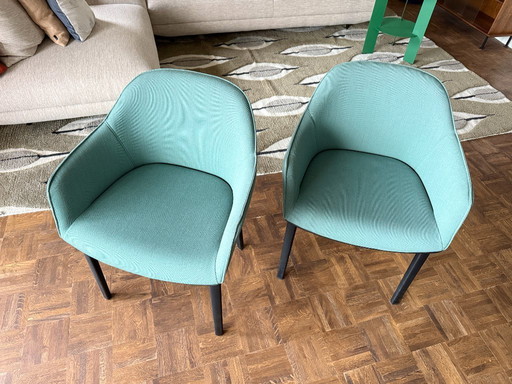 2 wunderschöne Vitra Softshell Stühle in Ice Blue
