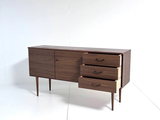 Credenza Vintage Mid-Century, Impiallacciatura Noce, anni '60, Credenze, Legno, Marrone, Mid Century Modern (foto 5 di 15)