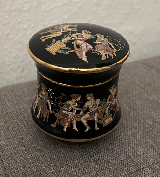 Petite boîte en porcelaine